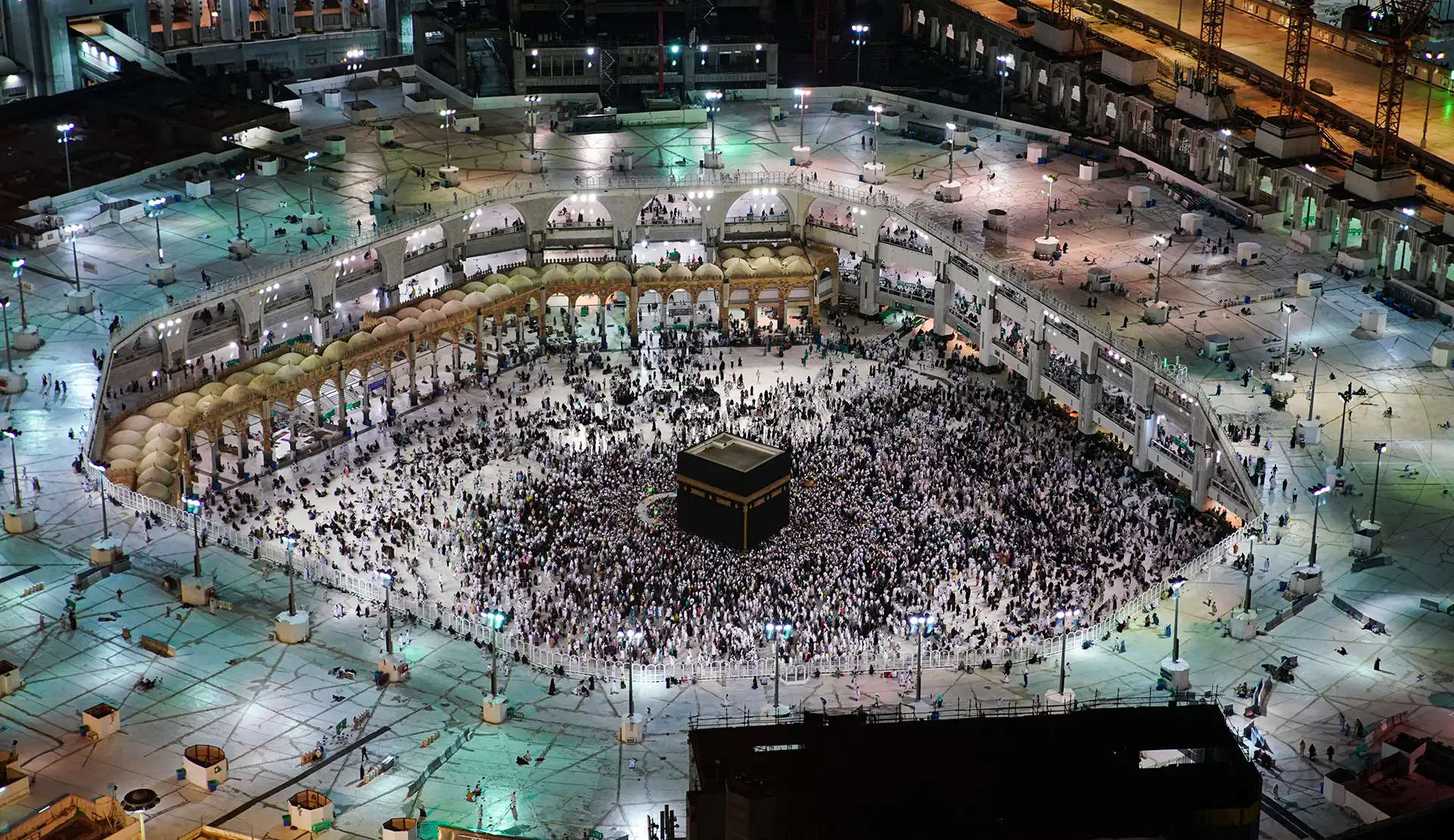 Saudi Arabia Introduces Penalties for Accommodating Visit Visa Holders during Hajj 2025