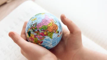 Residency vs. Citizenship: What’s the Difference and Which One Suits You Best?